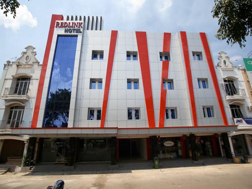 Redlink Hotel Batam Екстериор снимка